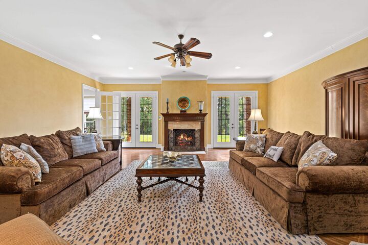 Property Photo: 1360 E Main TX 75652