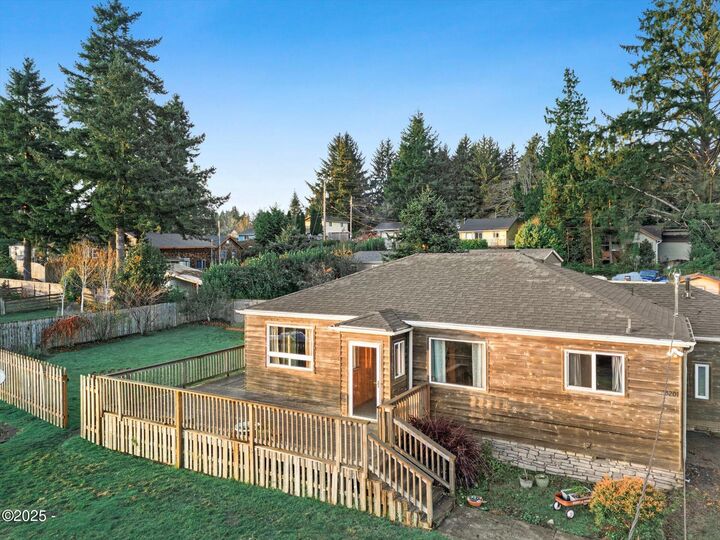 Property Photo: 5201 NE 49th Street OR 97364