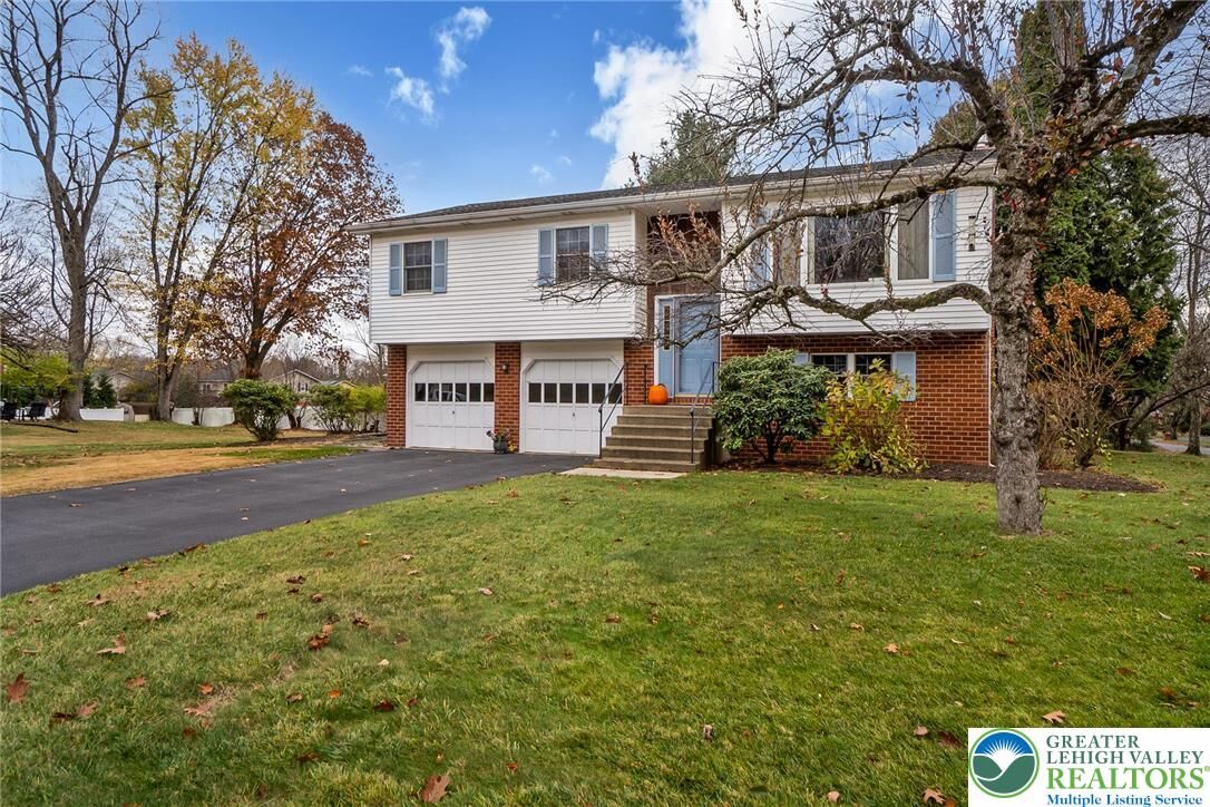 Property Photo:  368 Oxford Drive  PA 18017 
