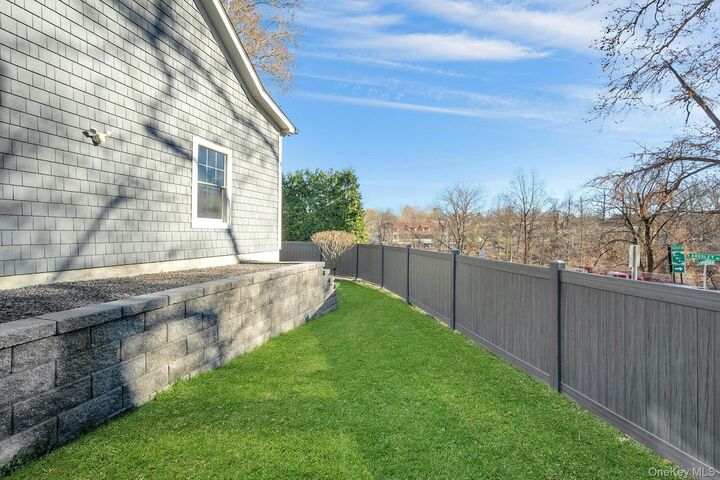 Property Photo:  36 Lynwood Road  NY 10583 