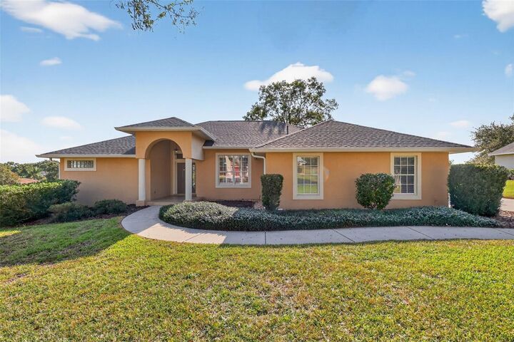 Property Photo:  5524 Saddleback Court  FL 32159 