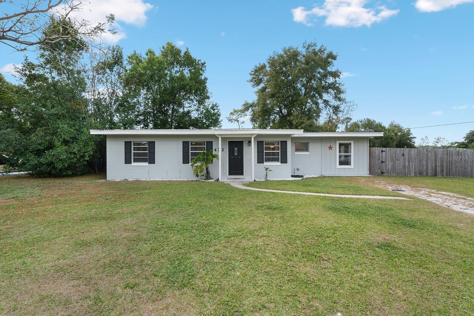 Property Photo: 471 E 3rd Street FL 32766
