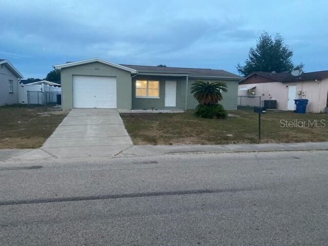 Property Photo:  8227 Saybrook Drive  FL 34668 