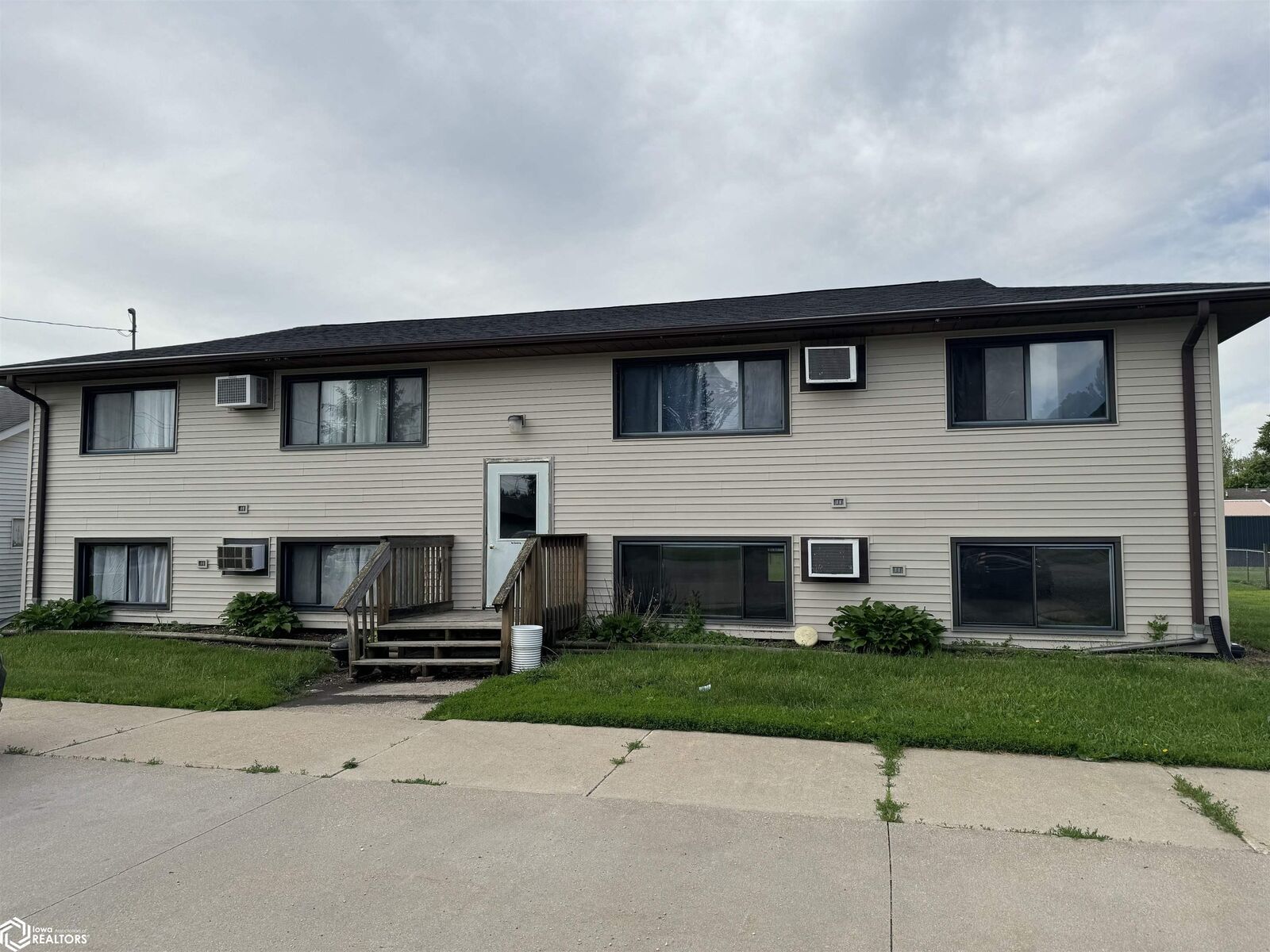 Property Photo:  606 Hooper Street  IA 50162 