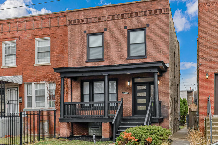 Property Photo:  6845 S Saint Lawrence Avenue  IL 60637 