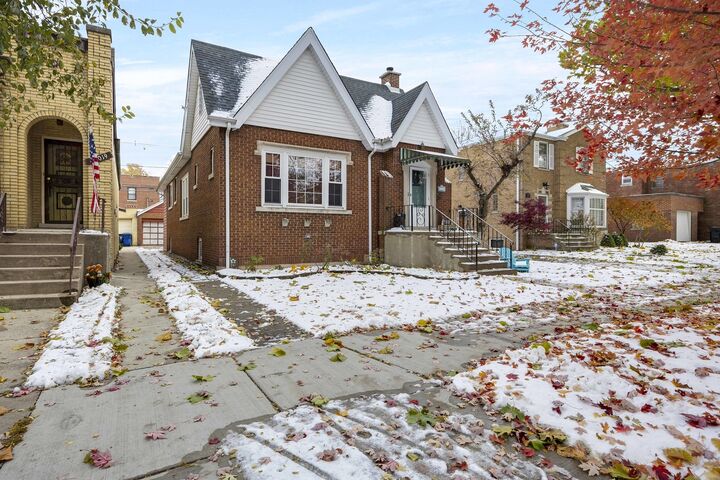 Property Photo:  10021 S Oakley Avenue  IL 60643 