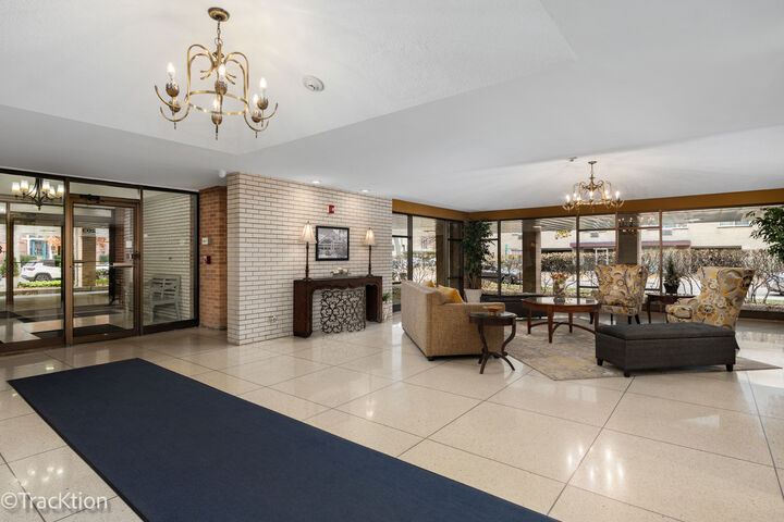 Property Photo:  203 N Kenilworth Avenue 2N  IL 60302 