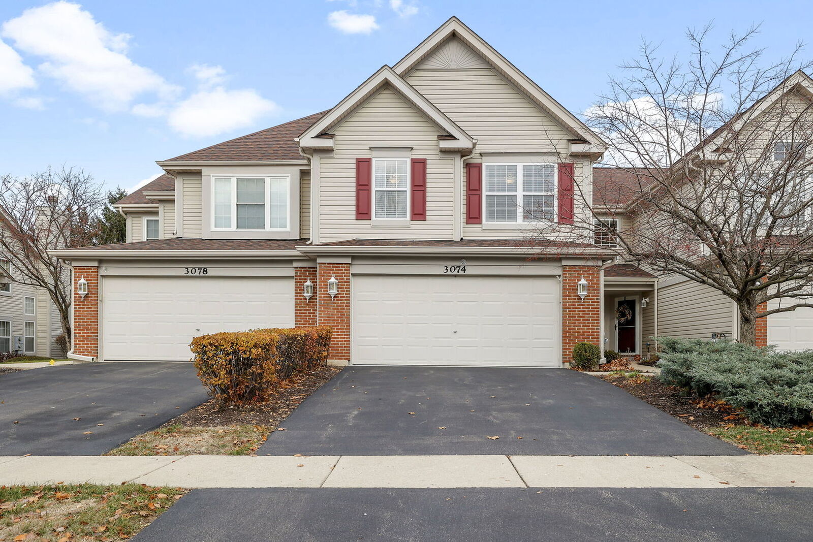 Property Photo:  3074 Renard Lane  IL 60175 