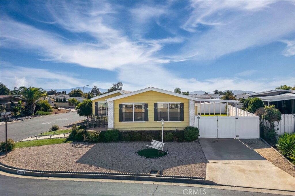 Property Photo: 29045 Calle Del Buho CA 92563