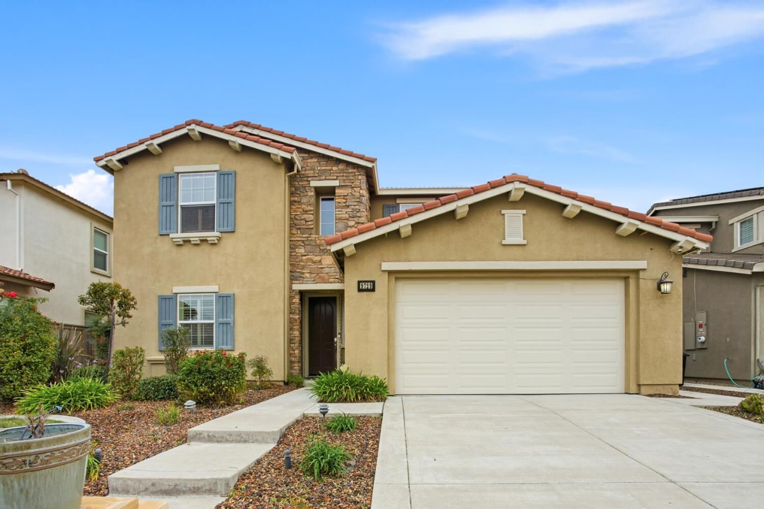 Property Photo: 9729 Allen Ranch Way CA 95757