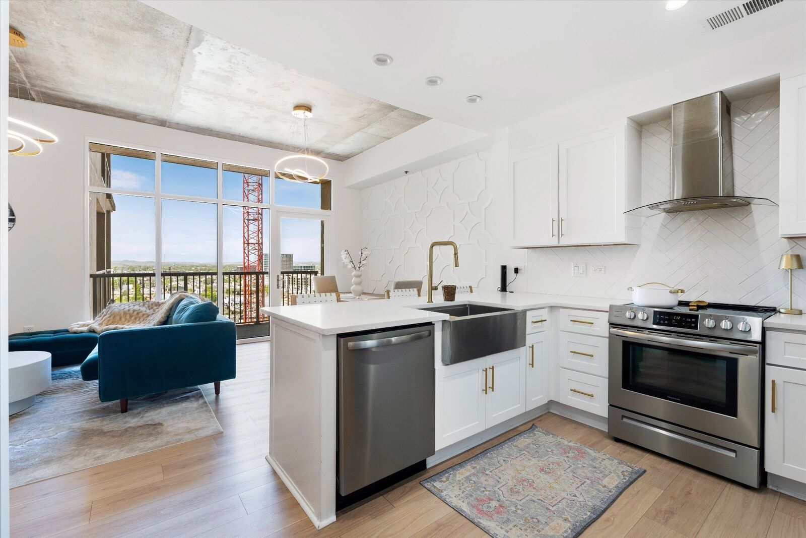 Property Photo: 1510 Demonbreun St 807 TN 37203