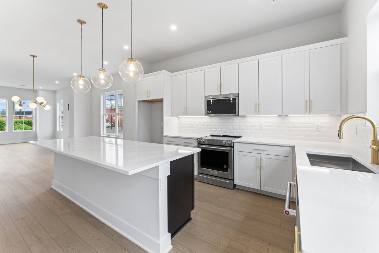 Property Photo:  332 Hutcherson Aly  TN 37209 