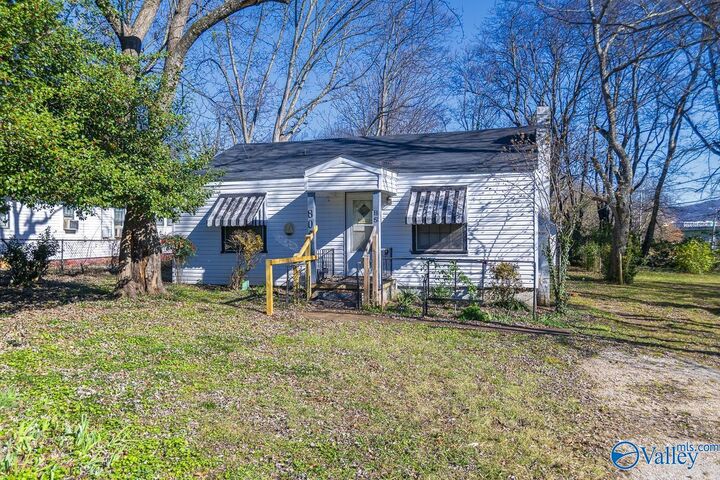 Property Photo:  804 Appleby Street NW  AL 35816 
