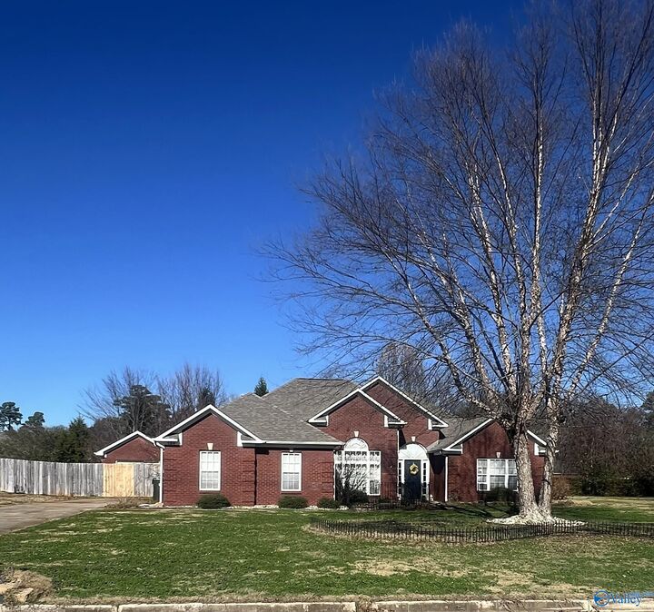 189 Hunters Cove Road  Huntsville AL 35806 photo