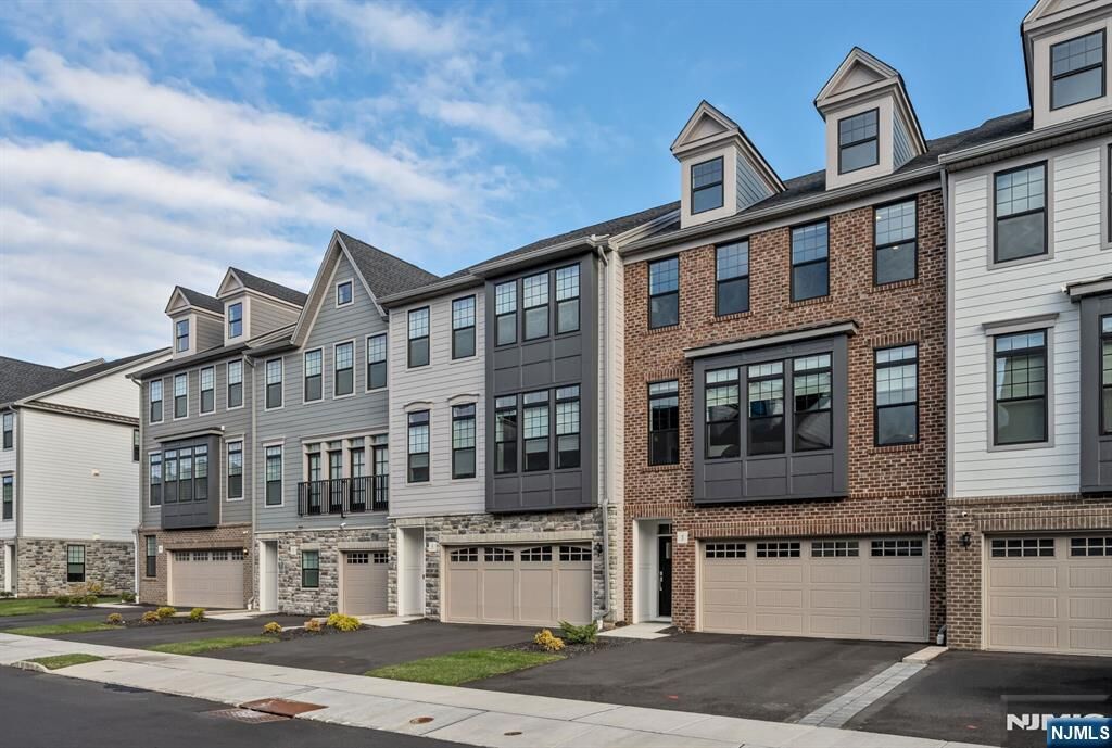 Property Photo: 3 Cinnamon Drive NJ 07458