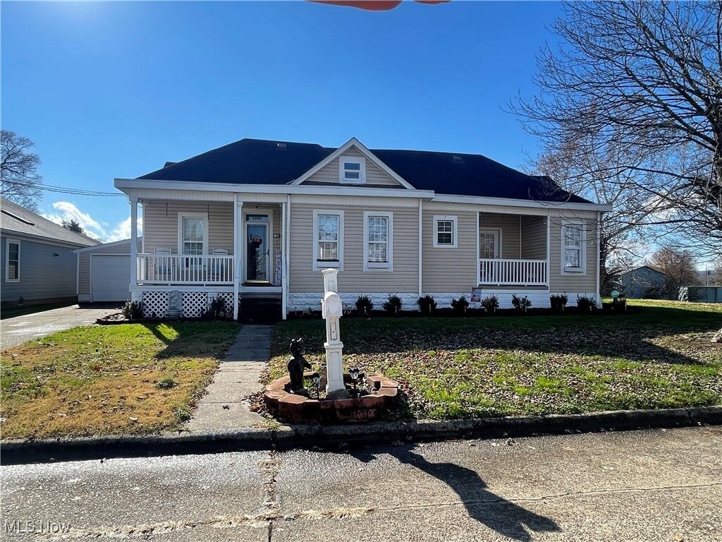 Property Photo: 1100 14th Street WV 26105