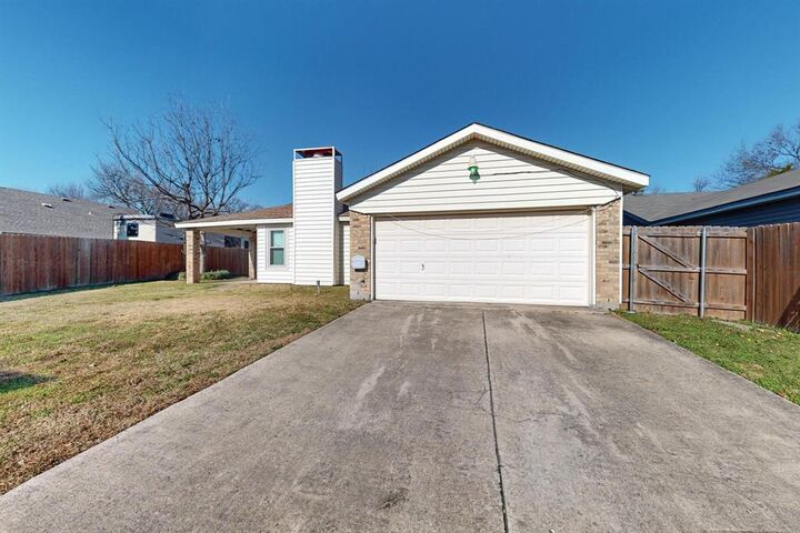 Property Photo: 626 Kingston Place TX 75043