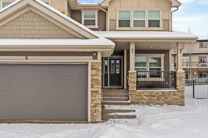 Property Photo: 6 Crestridge Mews SW AB T3B 0M1