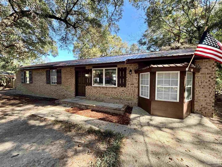 Property Photo: 5126 Cora St FL 32570