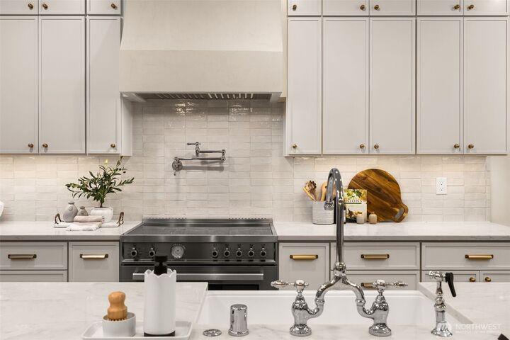 Property Photo:  4120  161st Avenue SE  WA 98006 