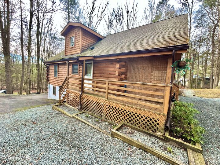 Property Photo:  1008 Blue Spruce Lane  PA 18436 