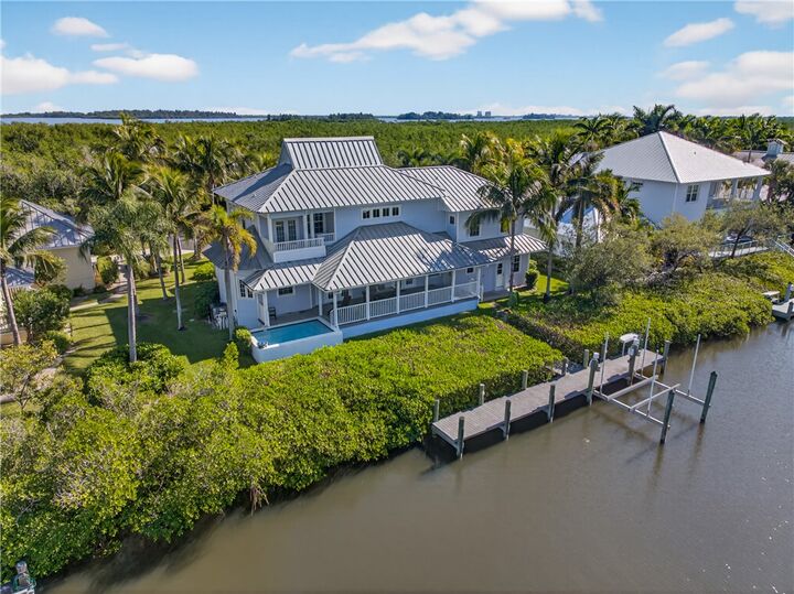 Property Photo: 2175 7th Avenue SE FL 32962