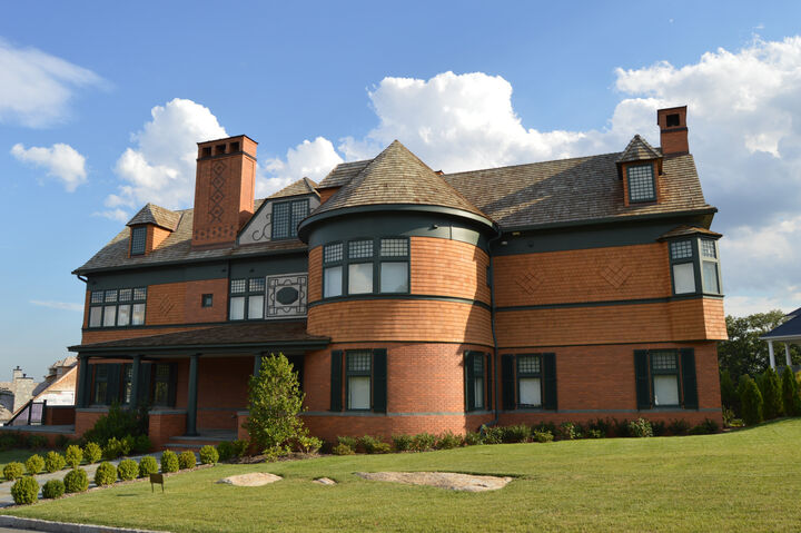 Property Photo: 5041 Goodridge Avenue 1 NY 10471