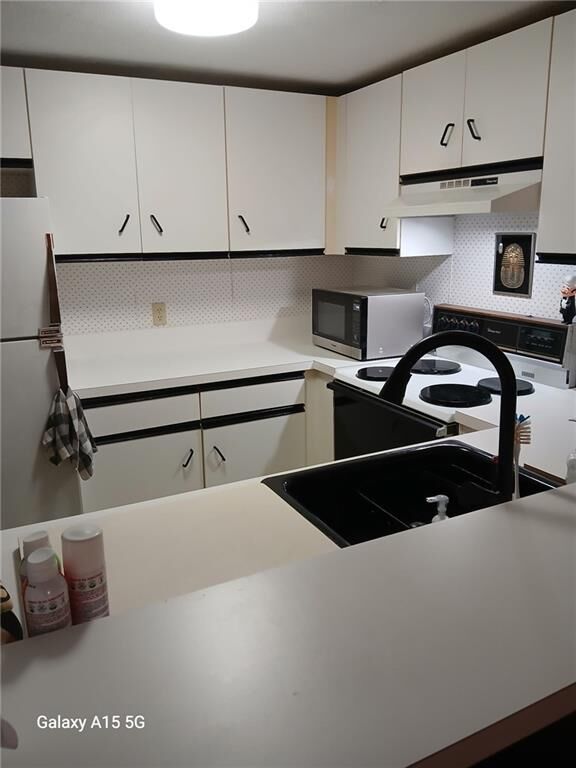 Property Photo:  200 Woodlawn Avenue 201  RI 02904 