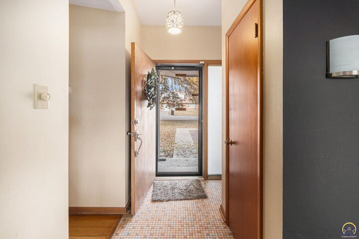 Property Photo: 5217 SW Belle Ter KS 66604