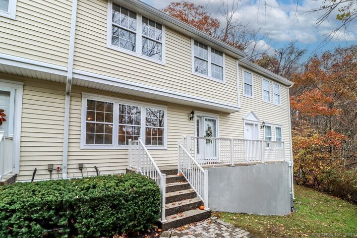 633 Danbury Road Apt 21  Ridgefield CT 06877 photo