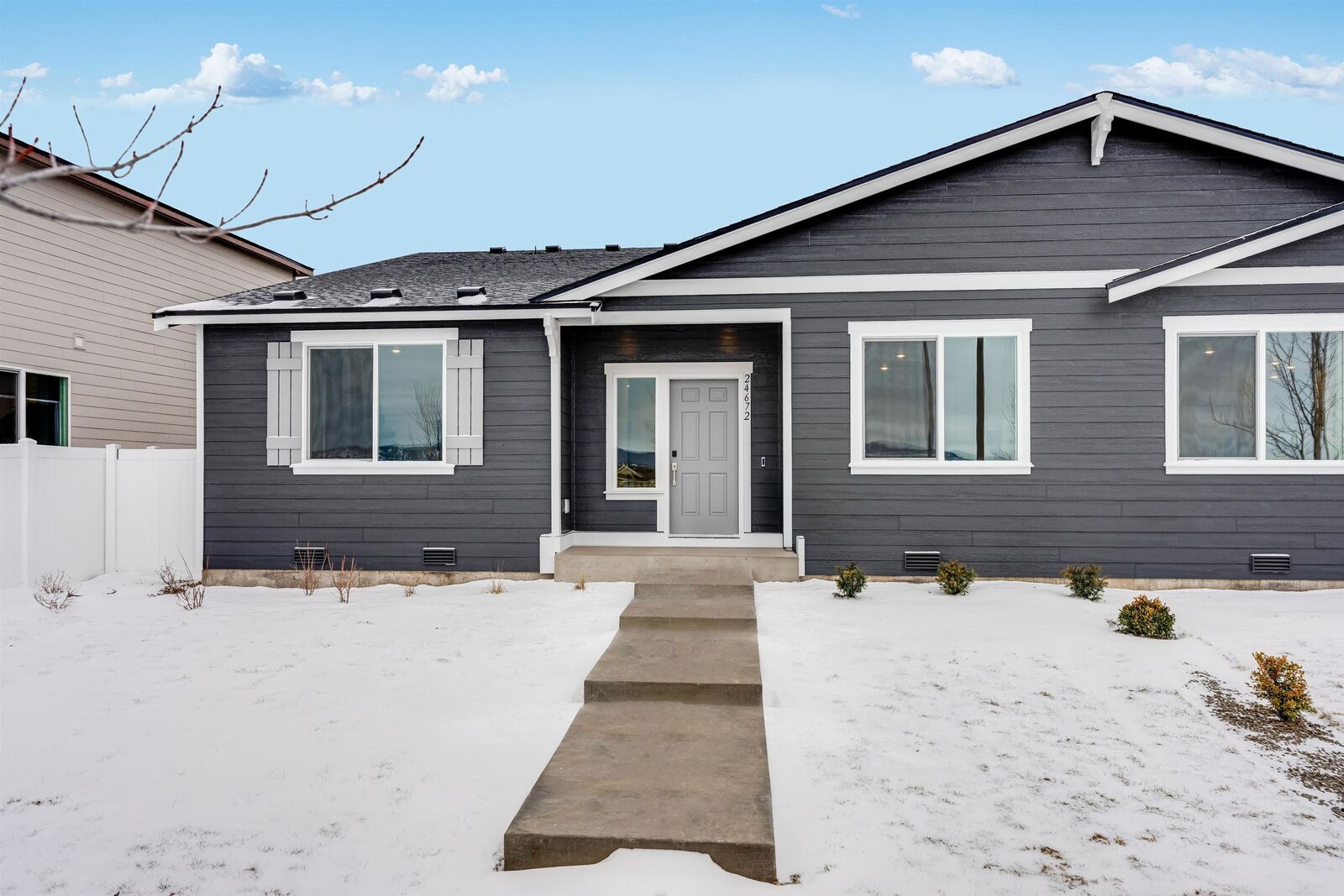 Property Photo:  24662 E Hawkstone Loop  WA 99019 