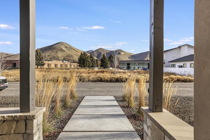 Property Photo:  820 N 1st Ave  ID 83333 