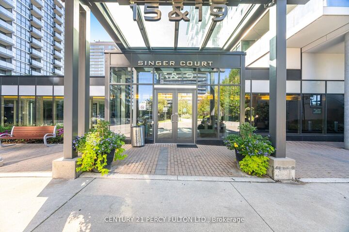 Property Photo:  19 Singer Court 1518  ON M2K 0B2 