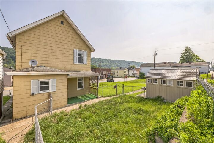 Property Photo: 158 Main St PA 15067