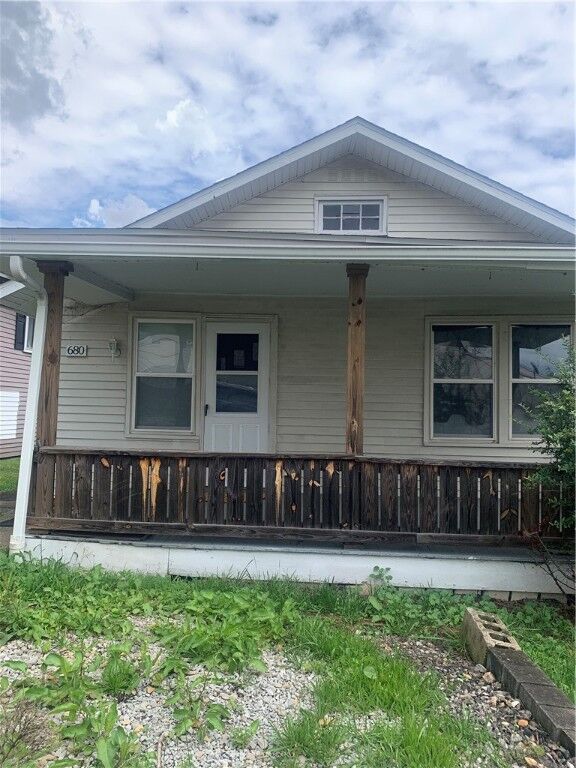 Property Photo:  680 Hamilton St  PA 15146 