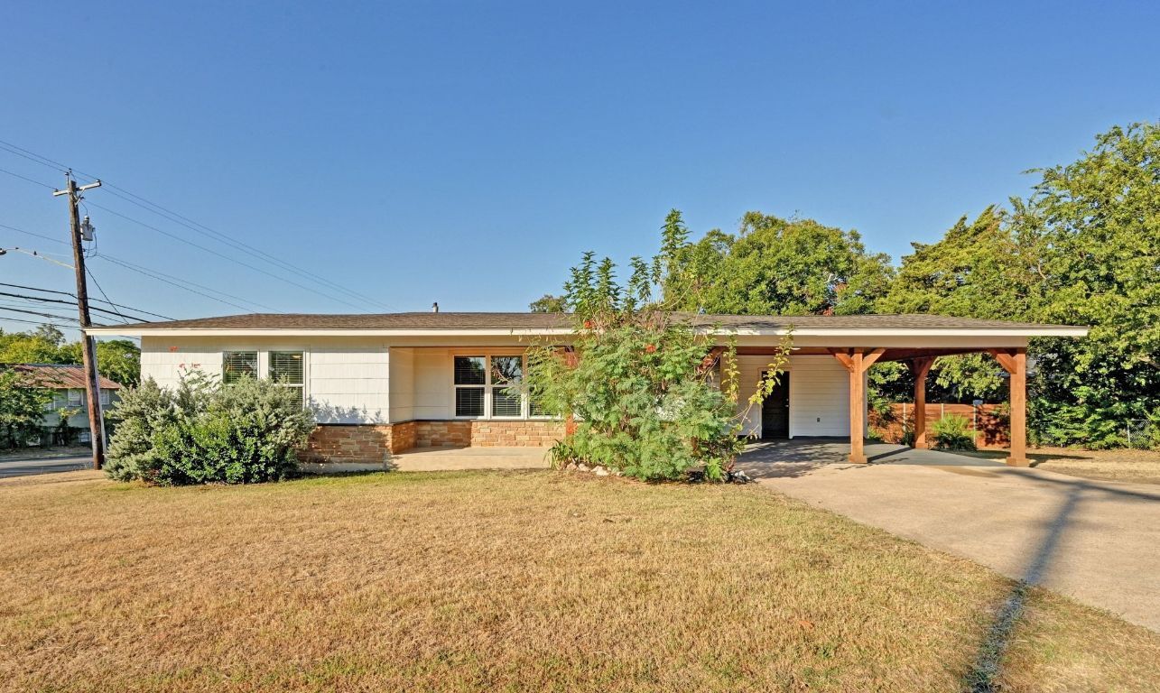 Property Photo:  1900 Cedar Avenue  TX 78722 