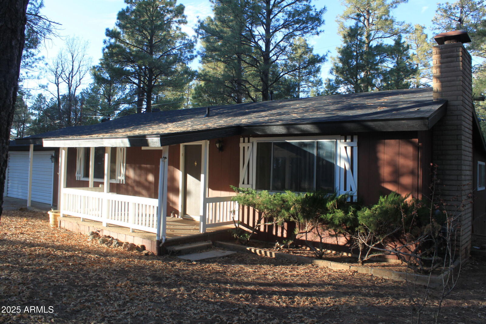 Property Photo:  901 N 46th Drive  AZ 85901 