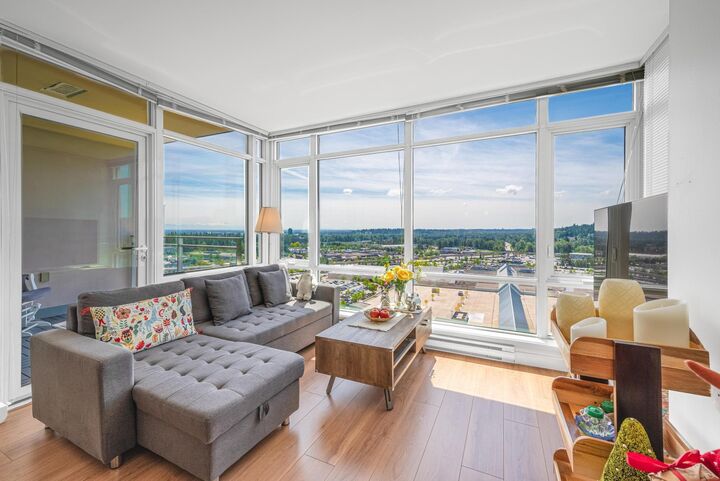 Property Photo: 2955 Atlantic Avenue 2206 BC V3B 0H9