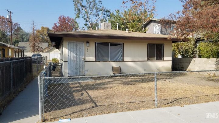 323 E Street  Bakersfield CA 93304 photo