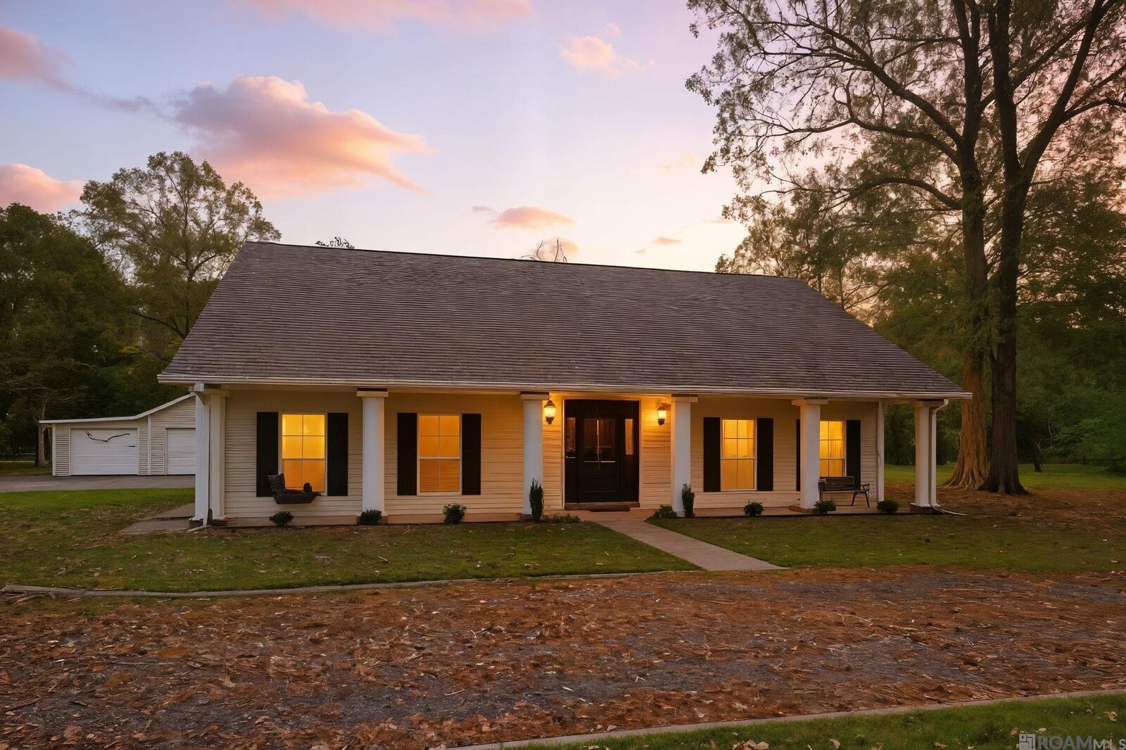 Property Photo: 22470 Loving Dr LA 70726