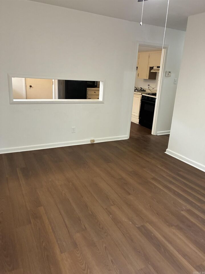 Property Photo: 7325 Knollwood Dr AR 72209