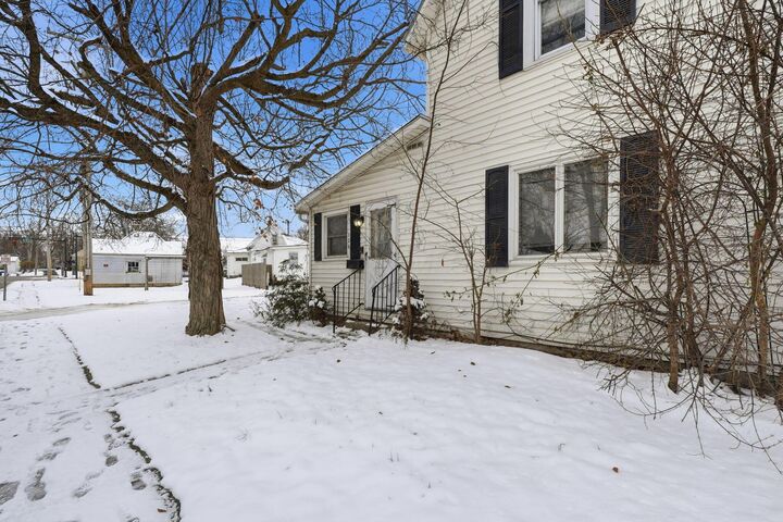 Property Photo: 126 Grove Street OH 43040