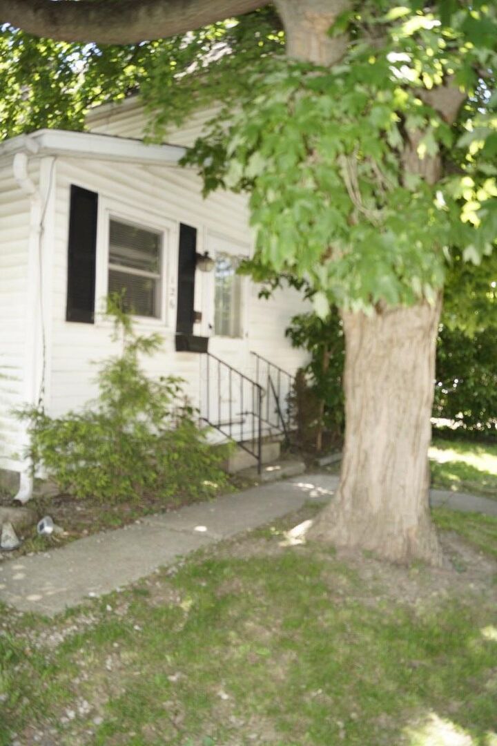 Property Photo: 126 Grove Street OH 43040