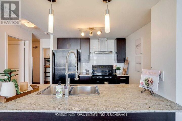 Property Photo:  190 Borough Drive 3101  ON M1P 0B6 