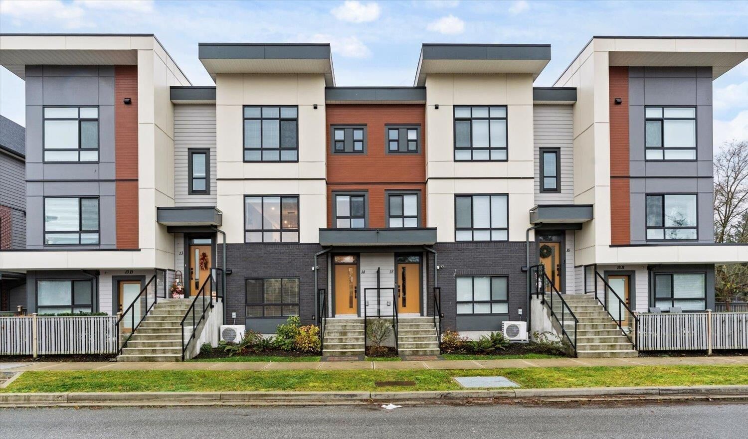 Property Photo:  45500 Campus Drive 14  BC V2R 6E9 