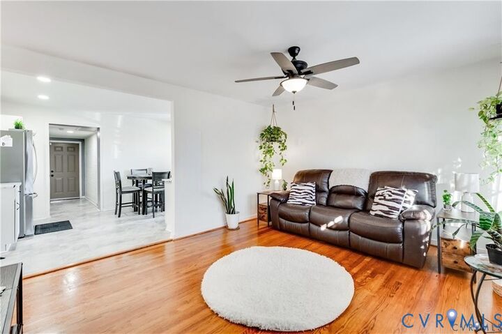 Property Photo: 4904 Edgefield Street VA 23227