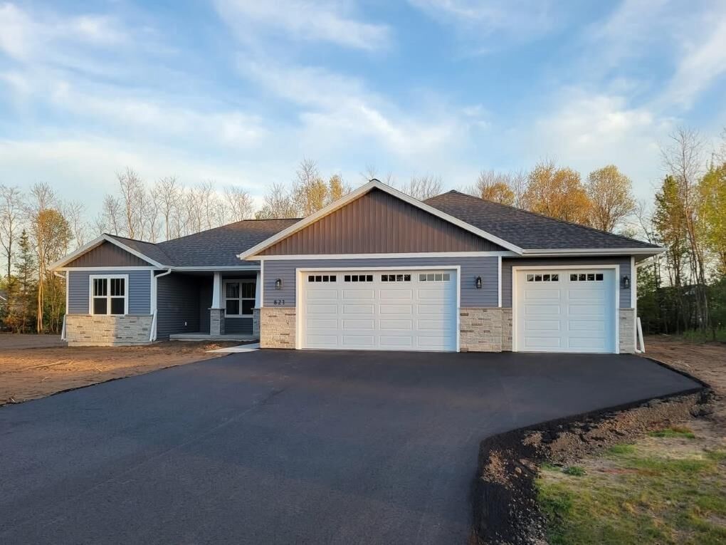 Property Photo:  621 Amberwood Way  WI 54467 