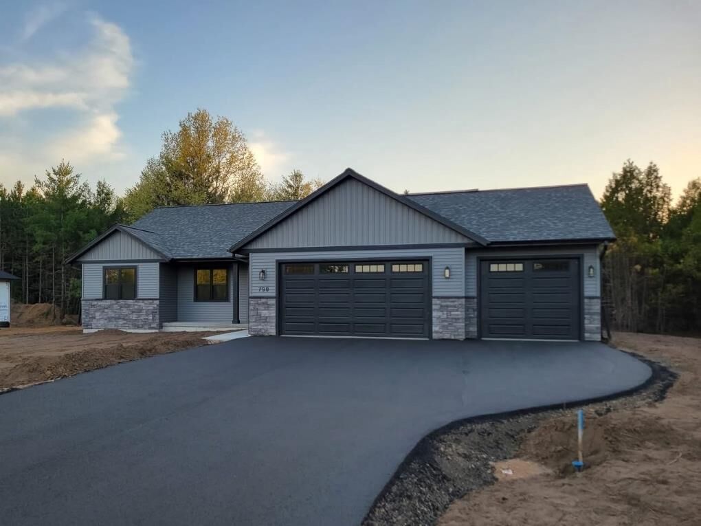 Property Photo:  790 Torrey Pines Way  WI 54467 