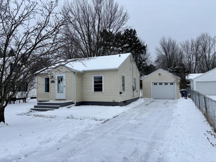 934 South 21st Avenue  Wausau WI 54401 photo