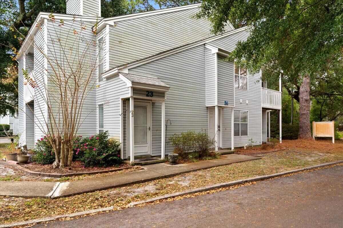 Property Photo:  31 Park Circle 23  FL 32548 